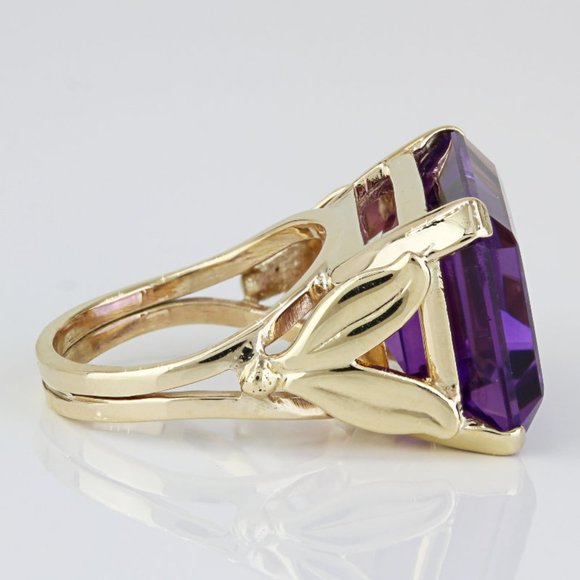 Vintage 14k Yellow Gold Emerald-cut Amethyst Cocktail Ring - Picture 4 of 8